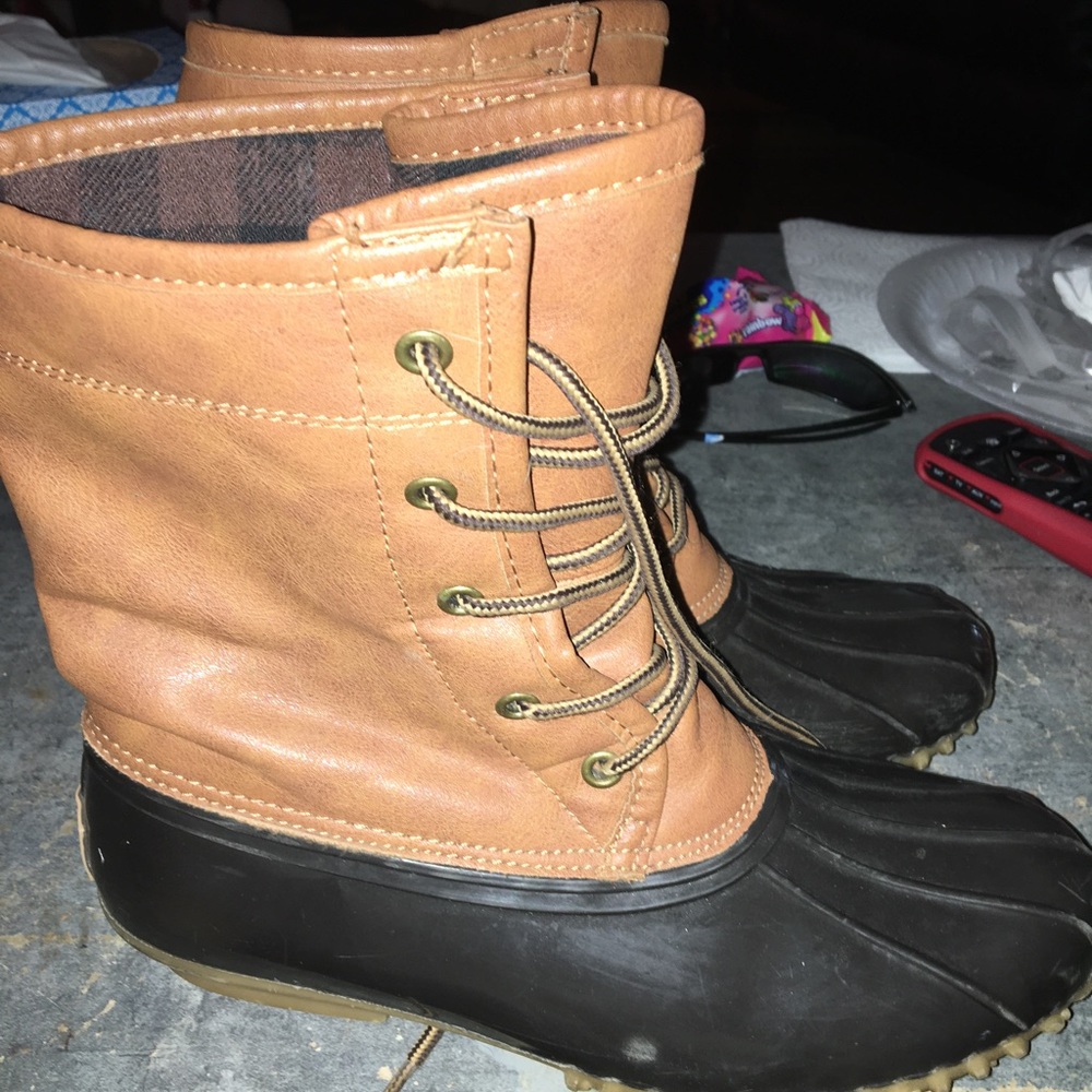 Womens size 7.5 Duck boots great condition
